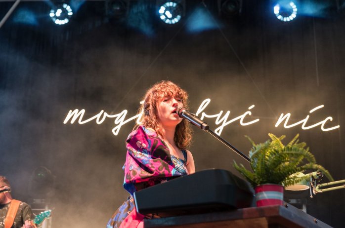 Wokalistka Kwiatu Jabłoni Kasia Sienkiewicz